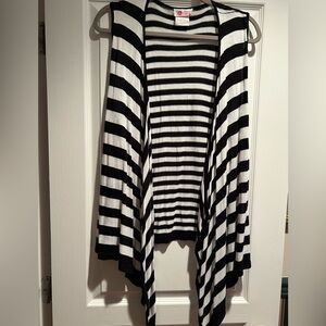 Narisa Petite Black and White Striped Women’s Sweater Vest Open Front Top Sz Lp